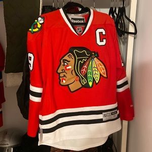 Jonathan Toews Blackhawks jersey